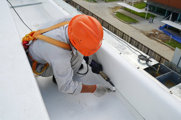 How Much Does Liquid Plastic Roofing Cost in 2024?